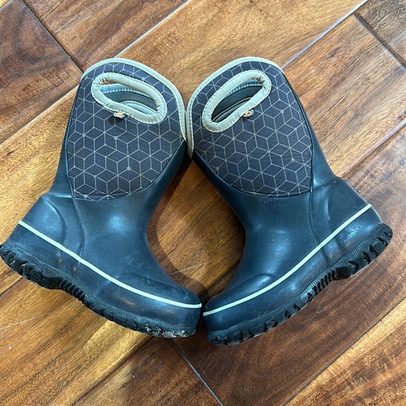 BOGS Slushie Web Geo - Kid size 8 - Picture 6 of 8